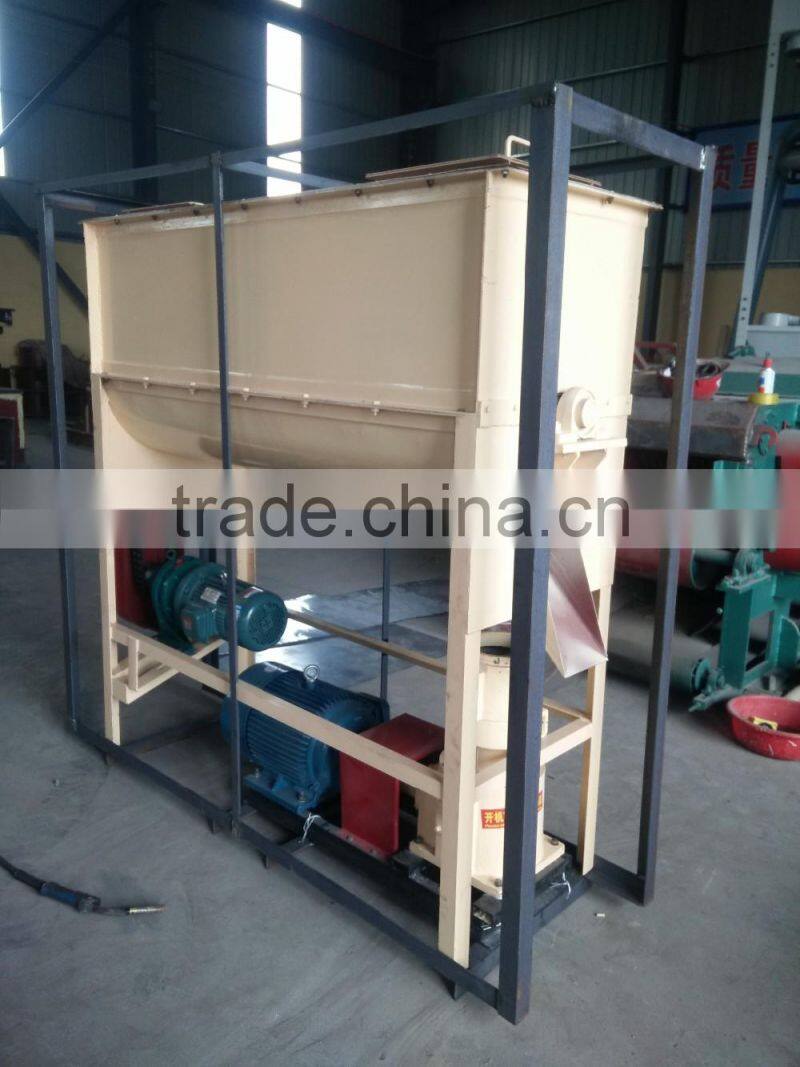 Single shaft hay mixer for animal feed