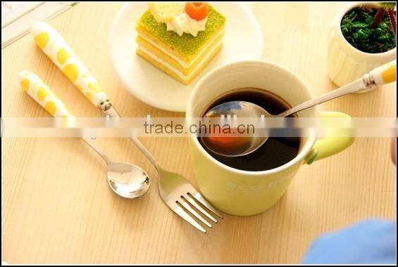 2015 hot sell food grade plastic handle stailess steel spoon supplier in China,food grade plastic kitchen supplier