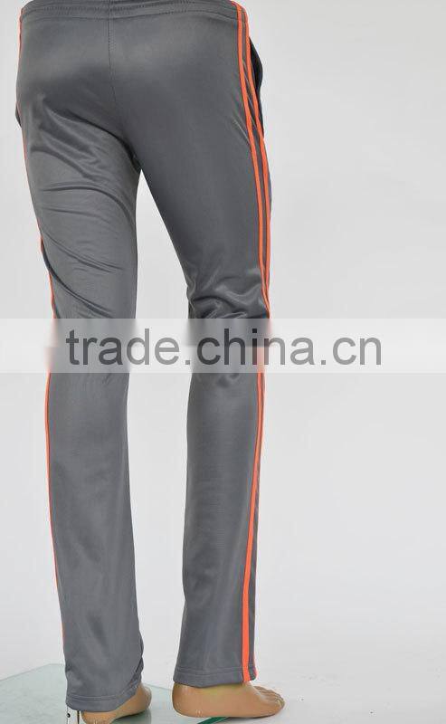 2016 new style Ladie's sports wear set with round neck by factory