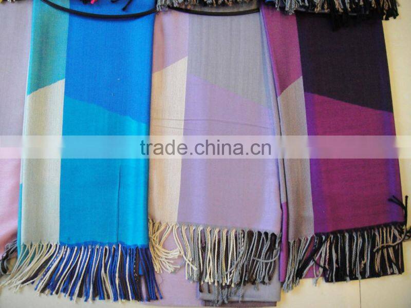 2017 the latest stylish lady soft jacquard 100%viscose plaid scarf