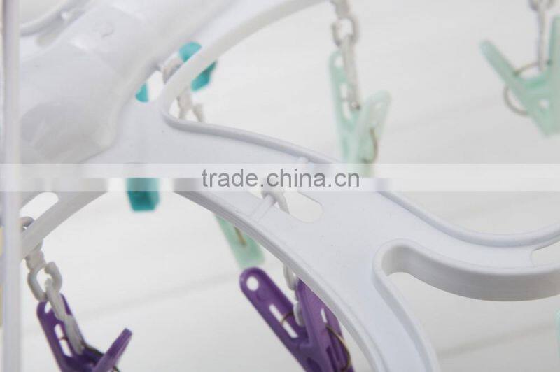 Creative butterfly shape Plastic shocks hanger with 24 clips