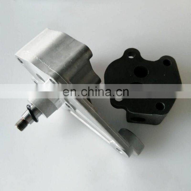 RE504914-oil pump.jpg