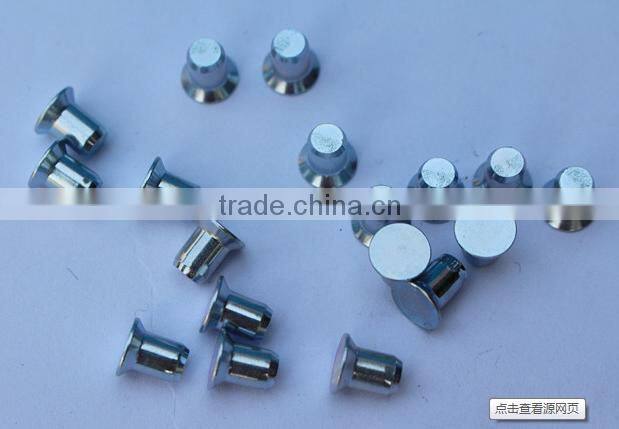 High quality automatic rivet feed system riveting machine