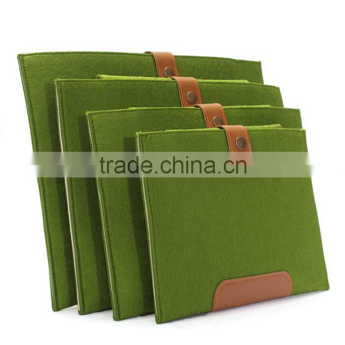 Green Color Felt Laptop Sleeve Button Close Notebook Bag For Protecting