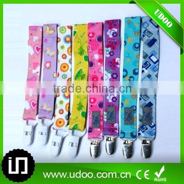 2016 Latest plastic baby pacifier clip
