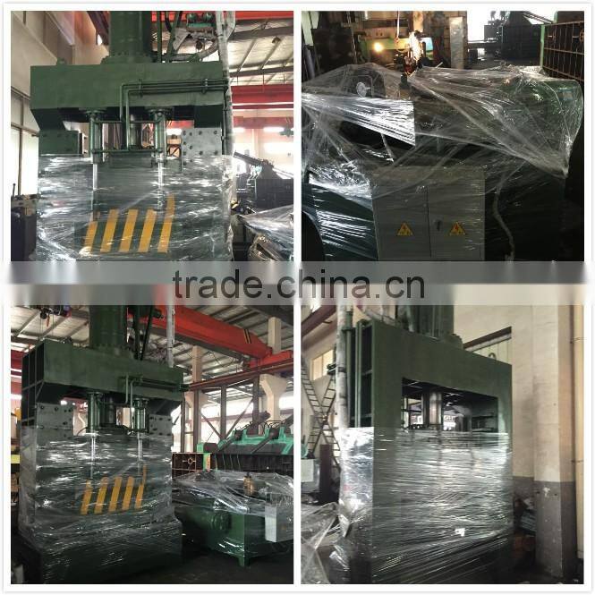Manual baler machine for used tires