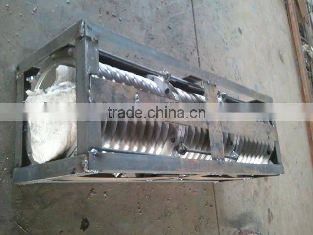 100 TPD capacity of waste tire recycling machine to fuel oil ,carbon black and steel wire .