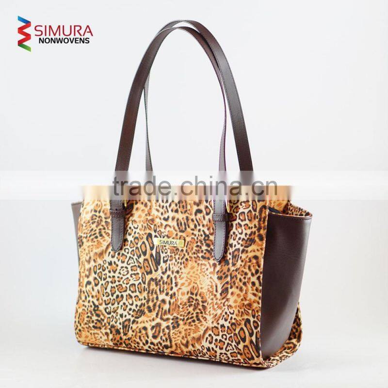 Ladies Handbag with many Pockets