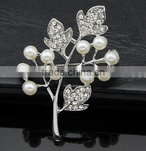 special design rhinestone pretty date brooch