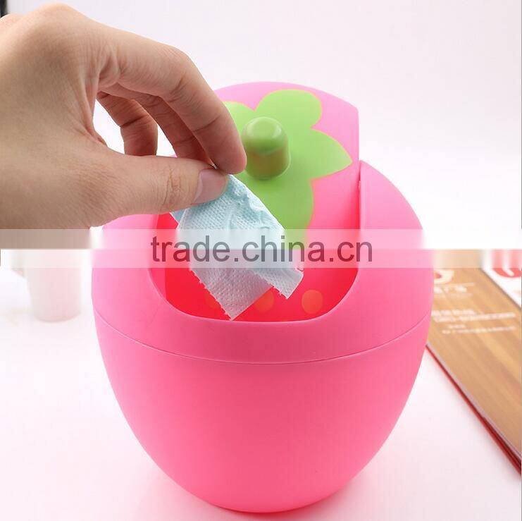 Creative small strawberry shaped plastic table trash can