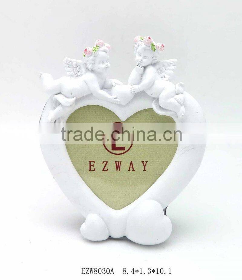 White small decorative oval picture frame