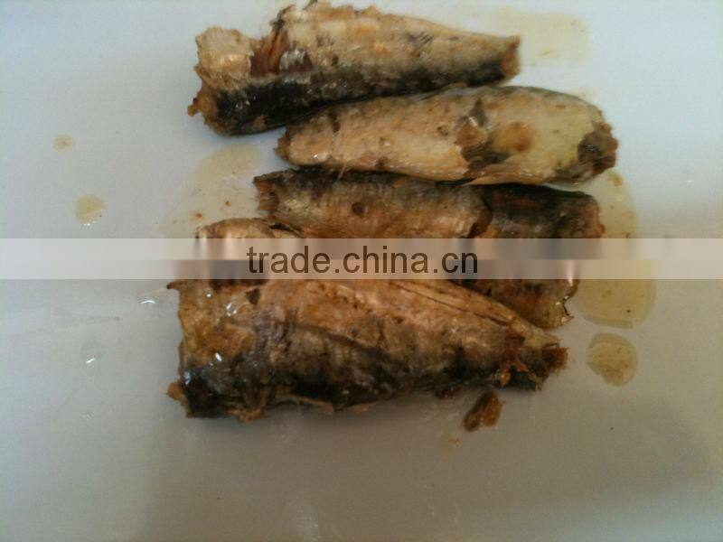 canned sardines in tin
