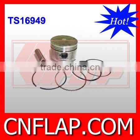 Chainsaw piston