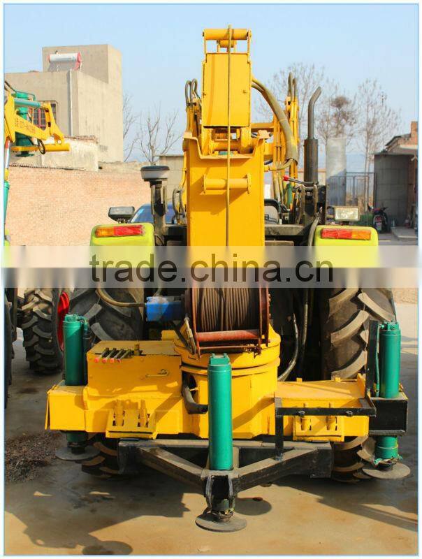 Dahai wheeled typs 4drive tractor earth digger with crane