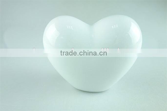 Heart shape white ceramic vases for flower/decorate use in stock