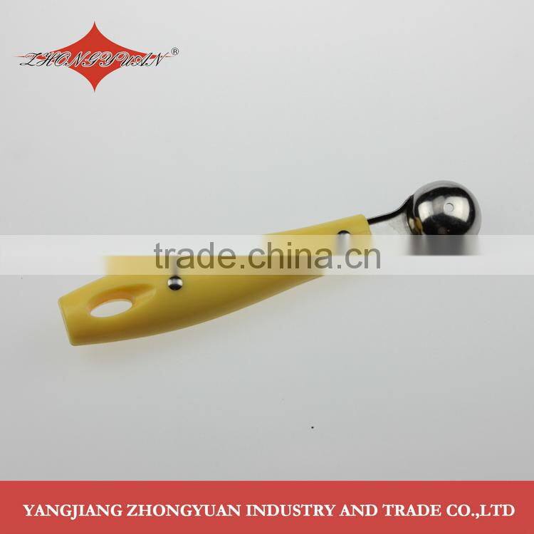 Small kitchen appliance fan-shaped slotted spatula