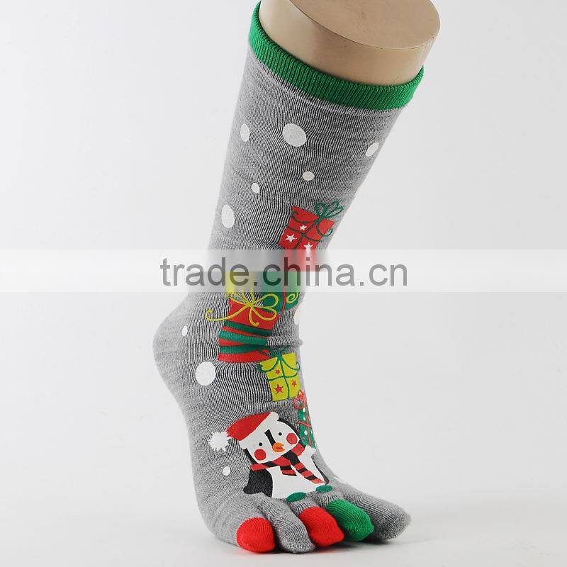 Popular Crazy Selling christmas five toes socks