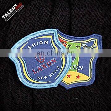 custom fashion woven badge label for garment decoration