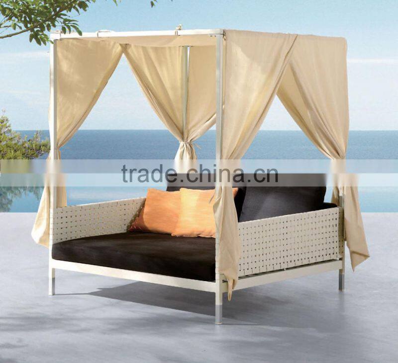 Outdoor Furniture Set White Rattan Wicker Sunbed(DH-9742)