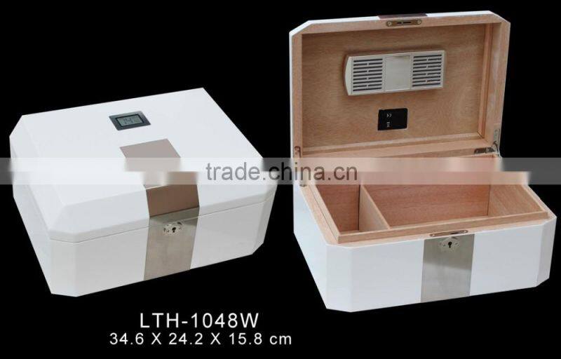 Cigar humidor cedar wood box