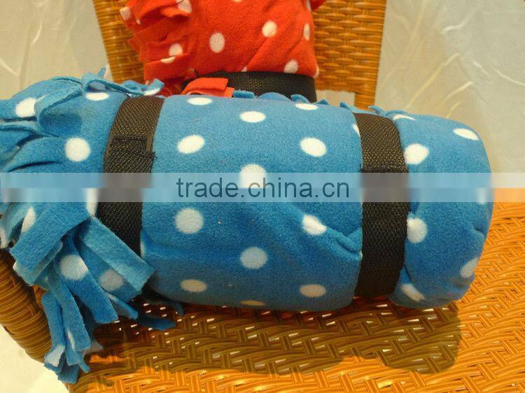 2013 OEM Dot Printed Polar Fleece Blanket with Fringes in Blue&Red Colors