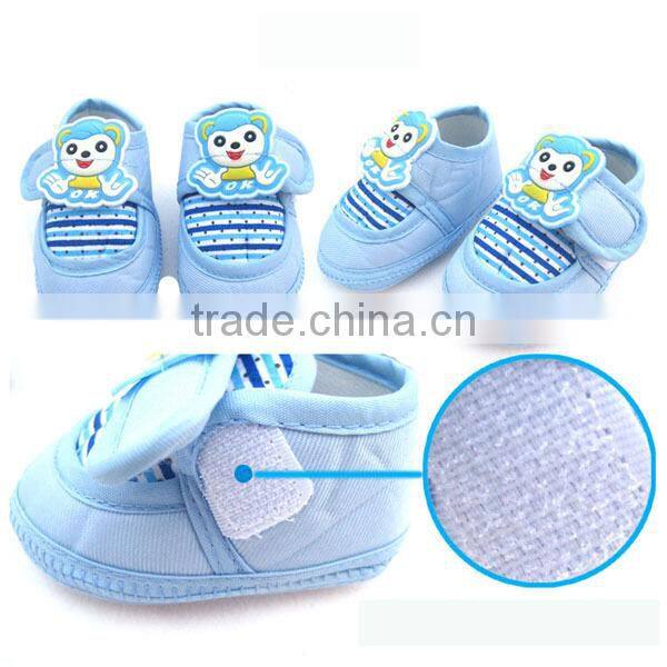 beautiful baby girl pre-walkler shoes