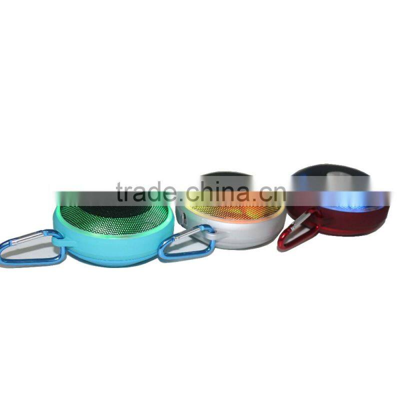 2016 newest sports outdoor waterproof bluetooth speaker with hook