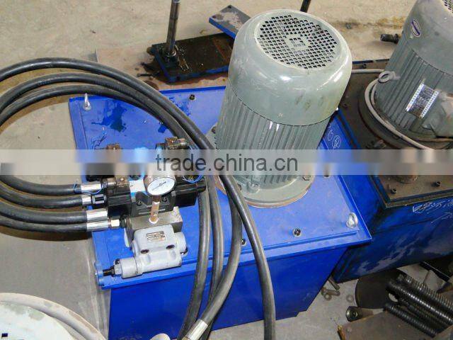 Bar roll forming machine