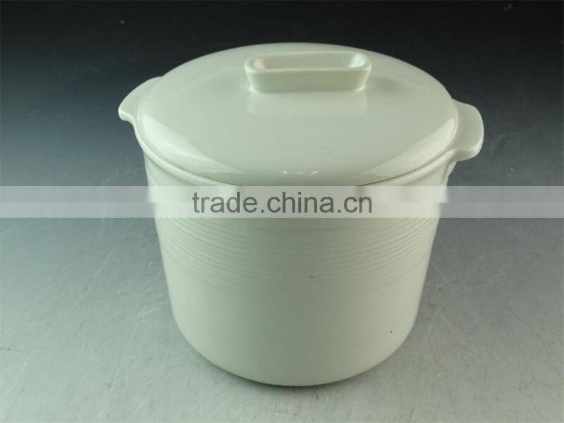Stock Wholesale fine porcelain ware, porcelain soup tureen for hotel with lid