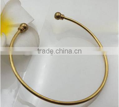 simple design cuff bangle opening adjustable cuff bangle screw ball desgin cuff bangle