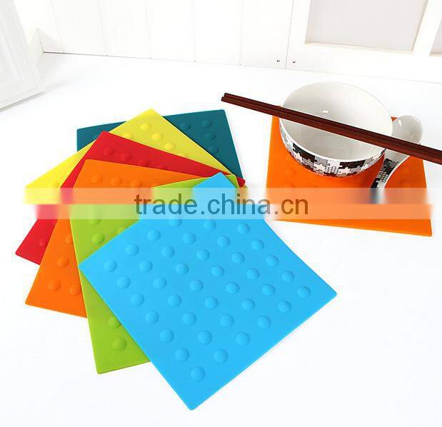 Hot sale FDA and LFGB food grade silicone table mat & silicone placemat