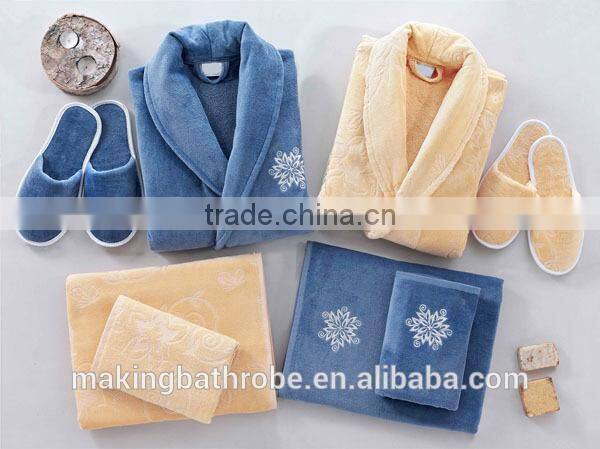 Top quality latest fashion dresses bathrobe and towels set for spa