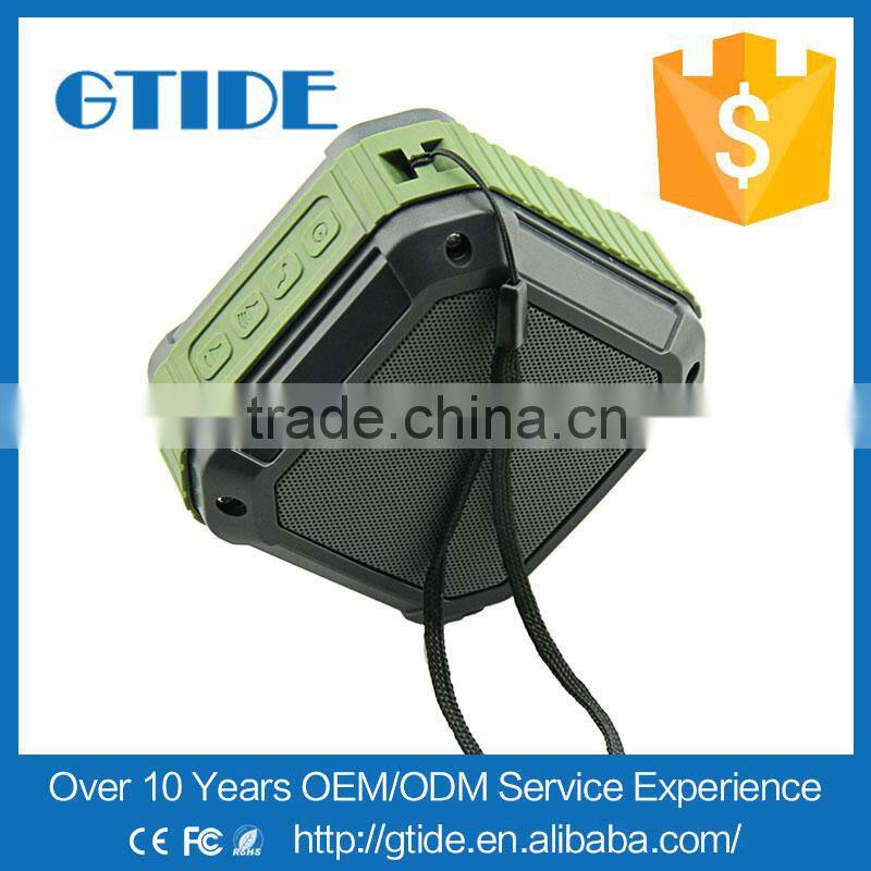 2016 new design hourglass portable wireless music mini bluetooth speaker with magic led light and fm radio/remote