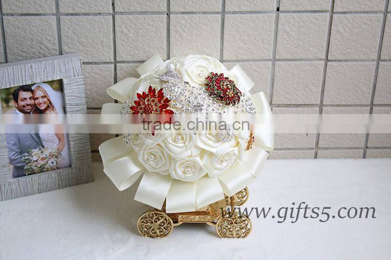 High quality luxurious White satin rose spring bouquet