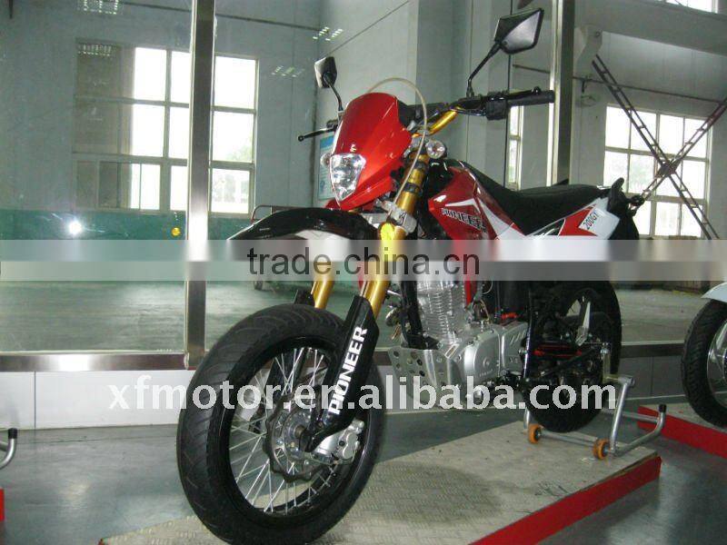 dirt bike 200cc