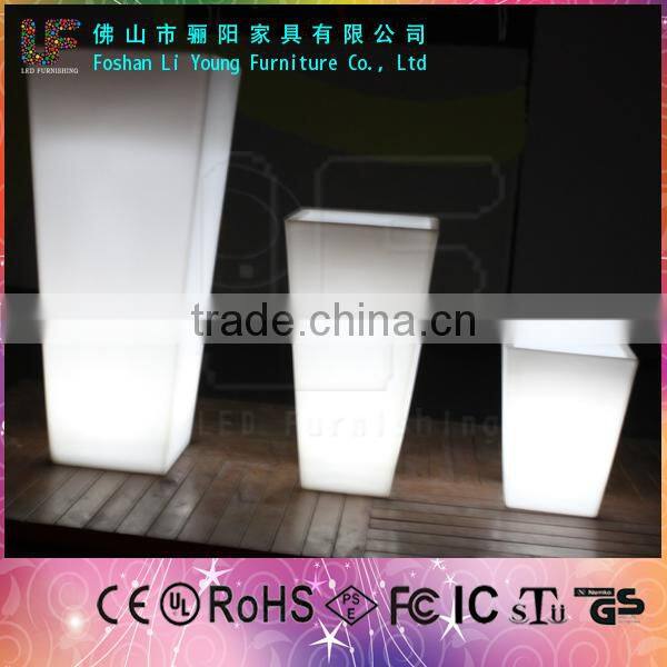 Foshan Furniture Modern Decoration Outdoor Colorful LED Flower Pot Furniture/Llluminated LED Plastic High Planters