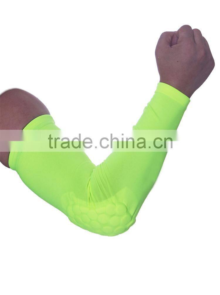 padded arm protector Compression Sleeve Elbow Pads 3-Layer Wicking, silicon gipper top, padded sleeves for basketball, football