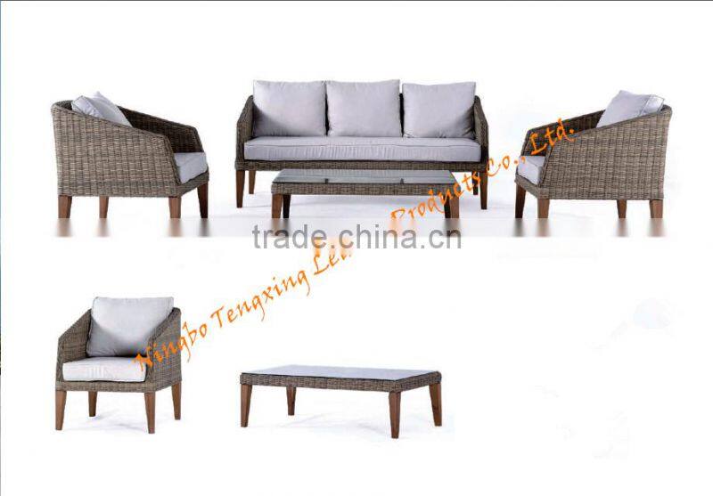 2016 High quality sophisticate design modern PE rattan sofa with wood legs
