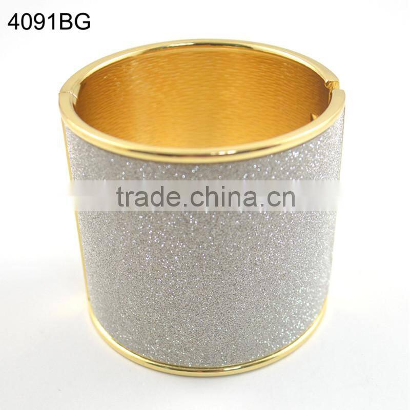 Hot wholesale and fashion bracelet metal cuff bracelets for women funky bracelets bangles