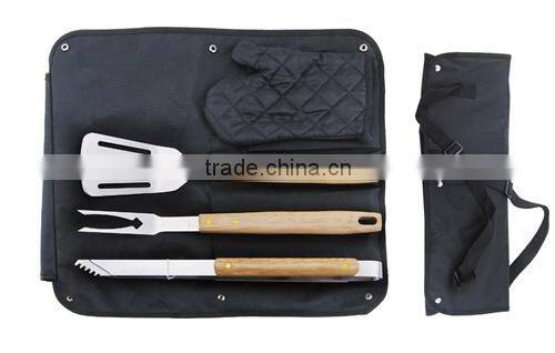 4pcs Wood Handle BBQ Set With Nylon Pouch