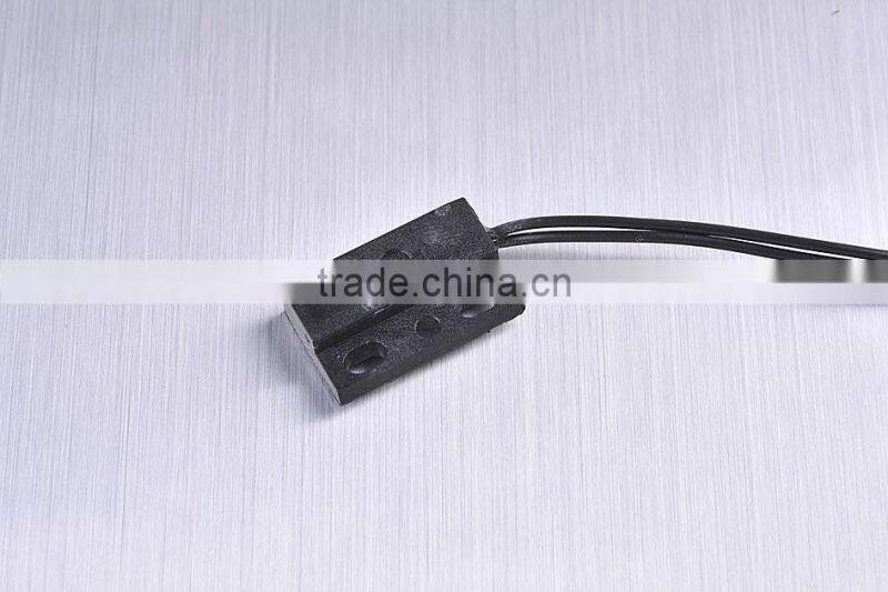 Magnetic proximity sensor