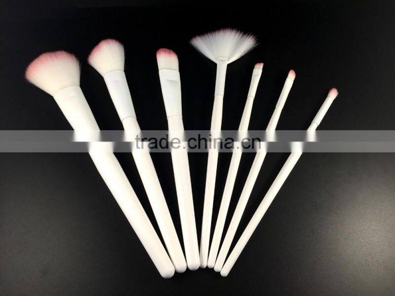 Makeup Brushes 3 Sides of Brush Handle Contour Brush Set Pro Synthetic Contouring Brush Kit Cosmetics Powder Cream Concealer Fou