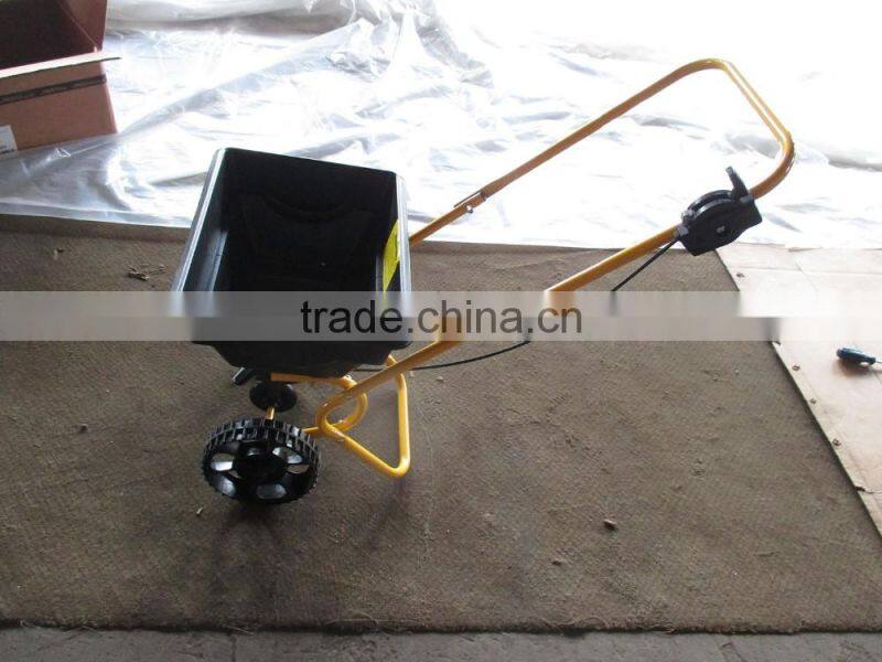 economic manual fertilizer salt spreader
