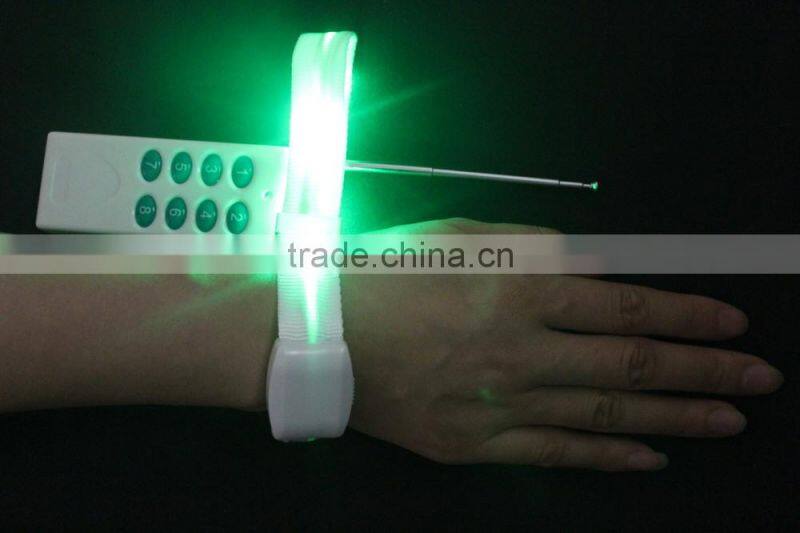 2015 remote control LED fabric wristband specially for big party or vocal concert