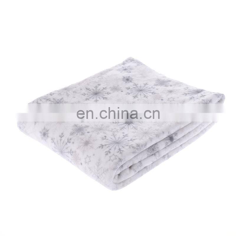100%Polyester Super Soft Coral Fleece Snowflake Printed Plush Throw Blanket