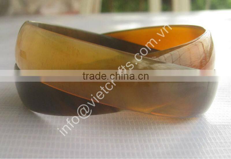 Buffalo horn bangle, couple design, honey horn color