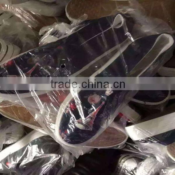 Trade Assurance Wholesale stock low price men canvas shoes high quality $1.5 dollar shoes