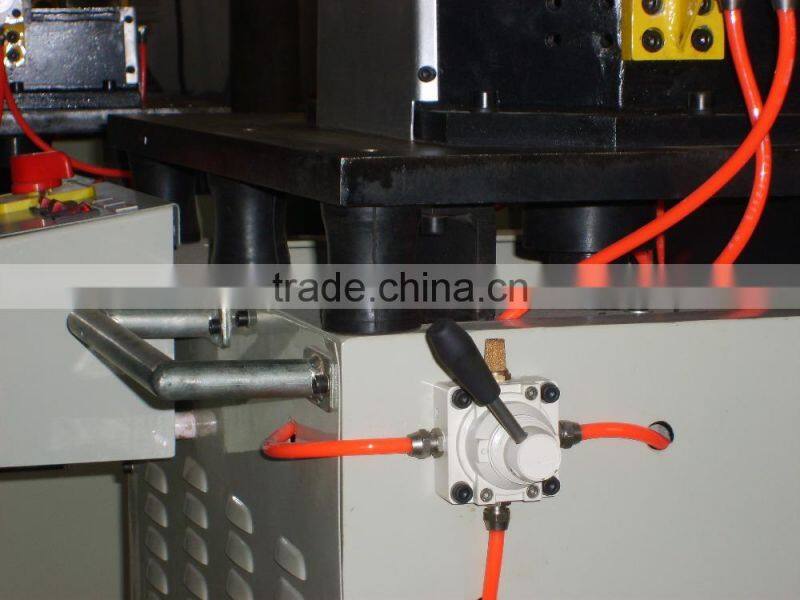 Universal small gasoline engine test bench running in machine