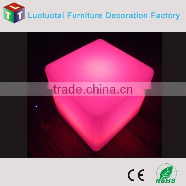 Battery Powered Long Working Time RGB Color LED Cubic Seat