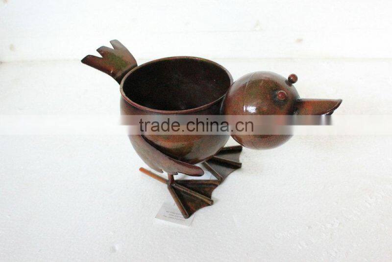 Flower pot with animal decor